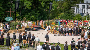 Ernte-Dank-Kirchenzug, Gottesdienst & Festzug zum Herbstfest in Rosenheim