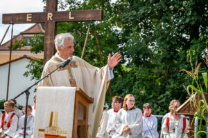 Ernte-Dank-Kirchenzug, Gottesdienst & Festzug zum Herbstfest in Rosenheim