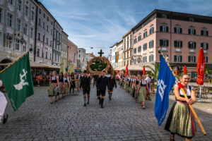 Ernte-Dank-Kirchenzug, Gottesdienst & Festzug zum Herbstfest in Rosenheim
