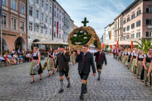 Ernte-Dank-Kirchenzug, Gottesdienst & Festzug zum Herbstfest in Rosenheim