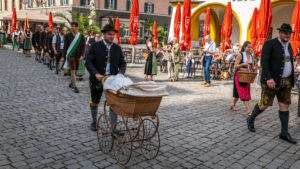 Ernte-Dank-Kirchenzug, Gottesdienst & Festzug zum Herbstfest in Rosenheim