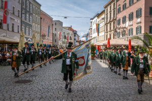 Ernte-Dank-Kirchenzug, Gottesdienst & Festzug zum Herbstfest in Rosenheim