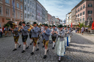 Ernte-Dank-Kirchenzug, Gottesdienst & Festzug zum Herbstfest in Rosenheim