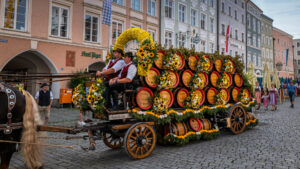 Ernte-Dank-Kirchenzug, Gottesdienst & Festzug zum Herbstfest in Rosenheim
