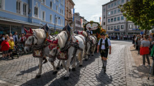 Ernte-Dank-Kirchenzug, Gottesdienst & Festzug zum Herbstfest in Rosenheim