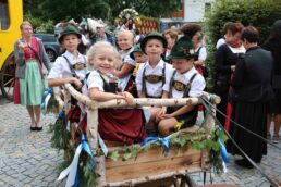 kl-aschau festeinzug01