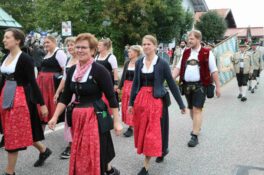 kl-aschau festeinzug02