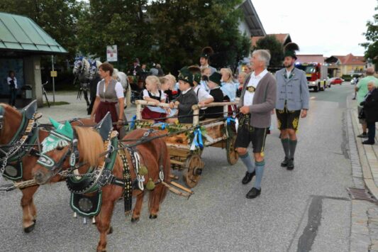 kl-aschau festeinzug04