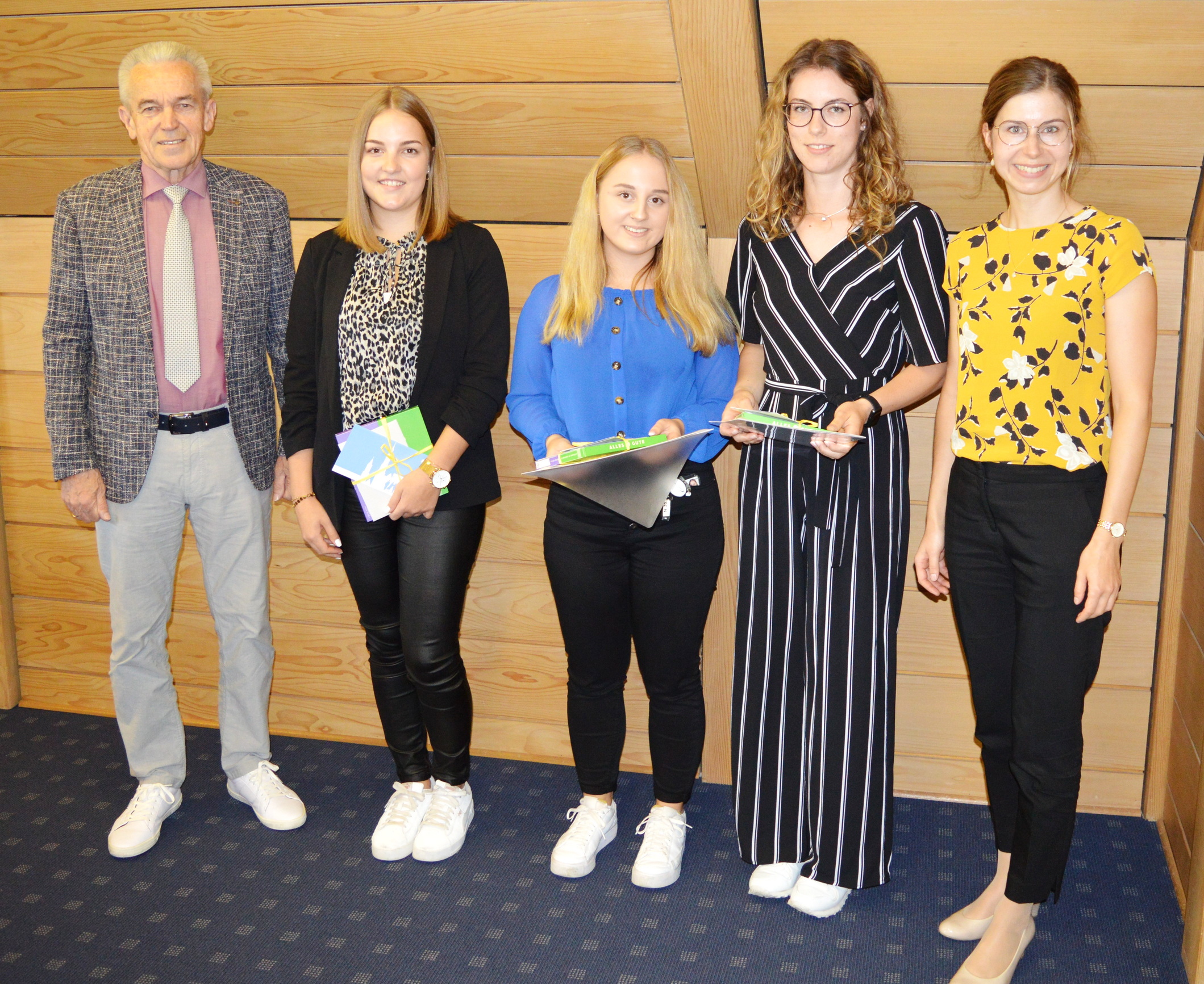 Erfolgreiche Ausbildung beim LRA Landshut Samerberger Nachrichten