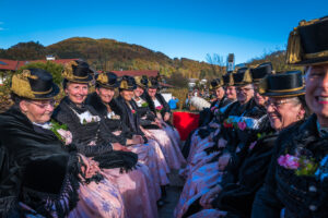 Traditioneller Leonhardiritt in Nußdorf