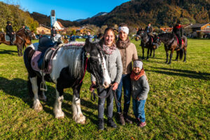 Traditioneller Leonhardiritt in Nußdorf