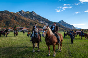 Traditioneller Leonhardiritt in Nußdorf