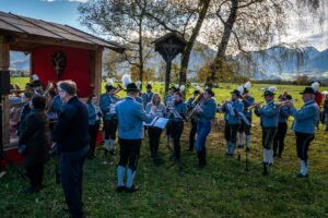 Traditioneller Leonhardiritt in Nußdorf