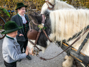 Traditioneller Leonhardiritt in Nußdorf