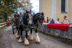 Traditioneller Leonhardiritt in Nußdorf