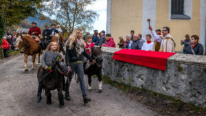 Traditioneller Leonhardiritt in Nußdorf