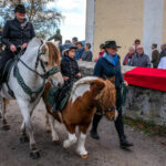 Traditioneller Leonhardiritt in Nußdorf