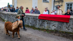 Traditioneller Leonhardiritt in Nußdorf