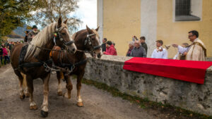 Traditioneller Leonhardiritt in Nußdorf