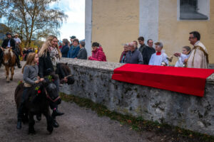 Traditioneller Leonhardiritt in Nußdorf