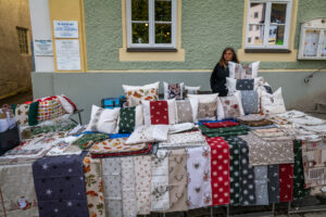 Herbstlicher Marktzauber in Neubeuern: Ein Bummel durch bayerische Vielfalt von Handwerk, Mode und Kulinarik