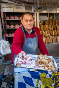 Herbstlicher Marktzauber in Neubeuern: Ein Bummel durch bayerische Vielfalt von Handwerk, Mode und Kulinarik