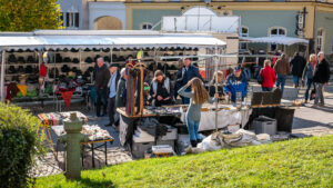 Herbstlicher Marktzauber in Neubeuern: Ein Bummel durch bayerische Vielfalt von Handwerk, Mode und Kulinarik