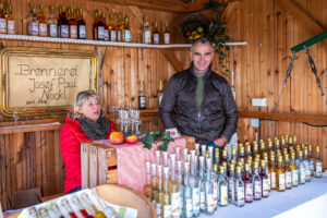 Herbstlicher Marktzauber in Neubeuern: Ein Bummel durch bayerische Vielfalt von Handwerk, Mode und Kulinarik