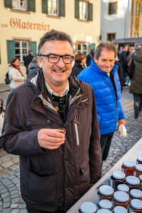 Herbstlicher Marktzauber in Neubeuern: Ein Bummel durch bayerische Vielfalt von Handwerk, Mode und Kulinarik