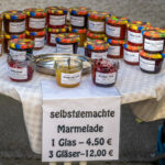 Herbstlicher Marktzauber in Neubeuern: Ein Bummel durch bayerische Vielfalt von Handwerk, Mode und Kulinarik