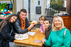 Herbstlicher Marktzauber in Neubeuern: Ein Bummel durch bayerische Vielfalt von Handwerk, Mode und Kulinarik