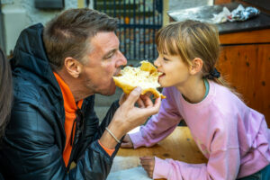 Herbstlicher Marktzauber in Neubeuern: Ein Bummel durch bayerische Vielfalt von Handwerk, Mode und Kulinarik
