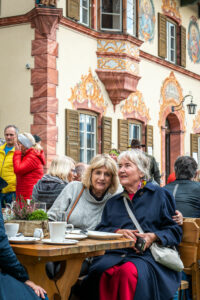 Herbstlicher Marktzauber in Neubeuern: Ein Bummel durch bayerische Vielfalt von Handwerk, Mode und Kulinarik