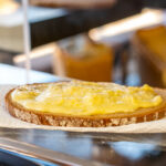 Herbstlicher Marktzauber in Neubeuern: Ein Bummel durch bayerische Vielfalt von Handwerk, Mode und Kulinarik