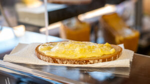 Herbstlicher Marktzauber in Neubeuern: Ein Bummel durch bayerische Vielfalt von Handwerk, Mode und Kulinarik