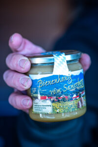 Samerberger Dorfadvent verzaubert mit festlichem Glanz und besinnlichen Momenten