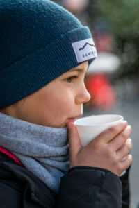 Samerberger Dorfadvent verzaubert mit festlichem Glanz und besinnlichen Momenten