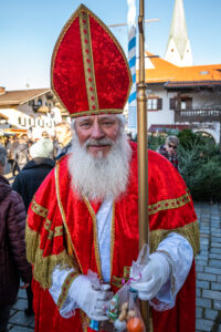 Samerberger Dorfadvent verzaubert mit festlichem Glanz und besinnlichen Momenten