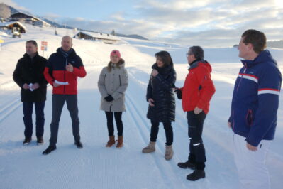 Eröffnung, zusätzlich rechts Dr. Thomas Geppert, Kaniber Dritte von rechts