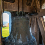 Die Glocken der Dorfkirche St. Peter in Steinkirchen: Eine Zeitreise durch Freud und Leid