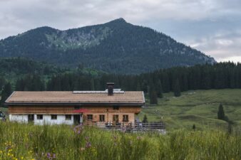 Hasenalm_Aussen_Fruehling03