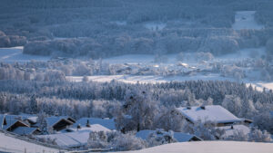 Ein Wintermärchen auf dem Samerberg: Magische Momente in verschneiter Idylle