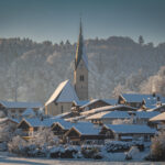 Ein Wintermärchen auf dem Samerberg: Magische Momente in verschneiter Idylle