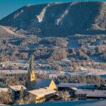 Ein Wintermärchen auf dem Samerberg: Magische Momente in verschneiter Idylle