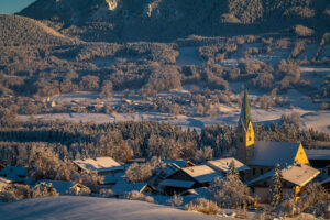 Ein Wintermärchen auf dem Samerberg: Magische Momente in verschneiter Idylle