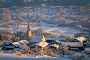 Ein Wintermärchen auf dem Samerberg: Magische Momente in verschneiter Idylle