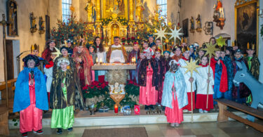 43 Sternsinger aus dem Samerberg auf dem Weg für Kinder in Not