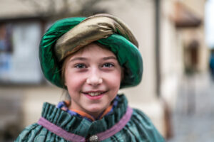 43 Sternsinger aus dem Samerberg auf dem Weg für Kinder in Not
