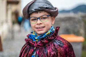 43 Sternsinger aus dem Samerberg auf dem Weg für Kinder in Not