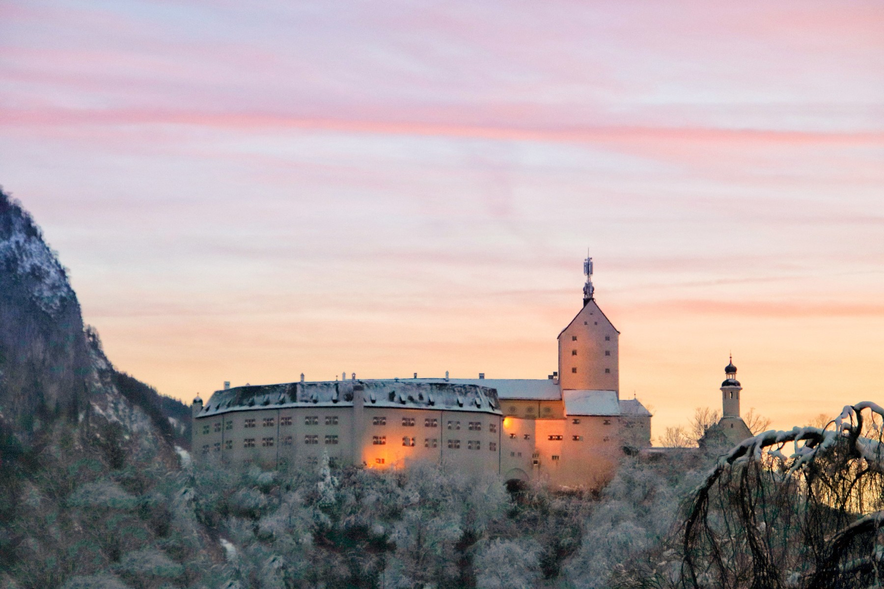 Schloss Hohenaschau: Abendstund hat auch Gold im Mund – Samerberger